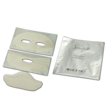 Hydrogelová maska – účinné látky jsou mikroskopické a postupně se uvolňují a hloubkově působí po celých 20 minut, kdy je maska aplikována.